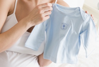 Blaues Babyhemdchen